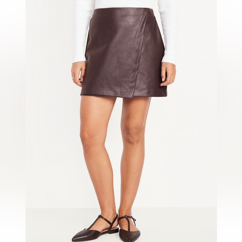 NWT Old Navy High-Waisted Faux-Leather Mini Skirt